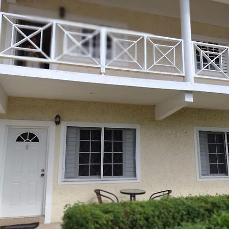 Club Caribbean Apartments Runaway Bay Kültér fotó