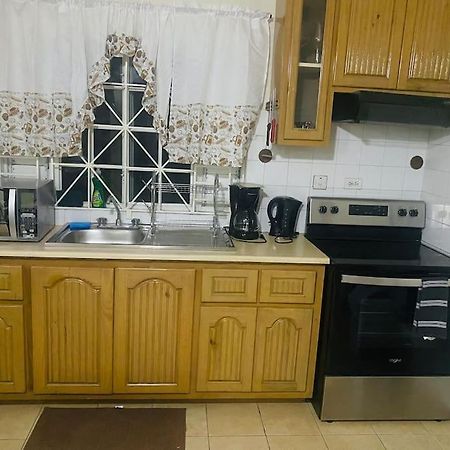 Club Caribbean Apartments Runaway Bay Kültér fotó