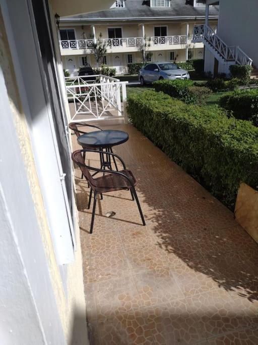 Club Caribbean Apartments Runaway Bay Kültér fotó